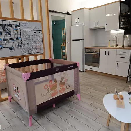 Roomaki -tasteful In The Center W/ Parking شقة