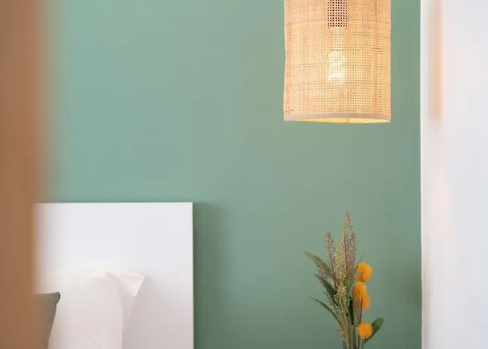 Roomaki -tasteful In The Center W/ Parking *